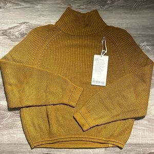Lululemon Ribbed Turtleneck Sweater in Goldspice M/L
